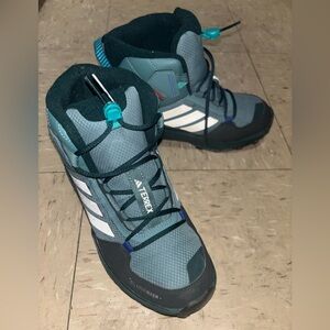 Adidas snow boots